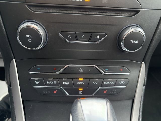 Used 2017 Ford Edge SEL w/ Equipment Group 201A AWD/4WD image 11