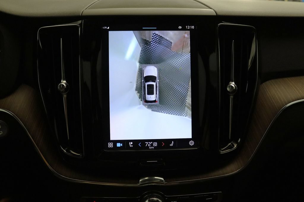 Used 2022 Volvo XC60 B5 Momentum AWD/4WD image 24