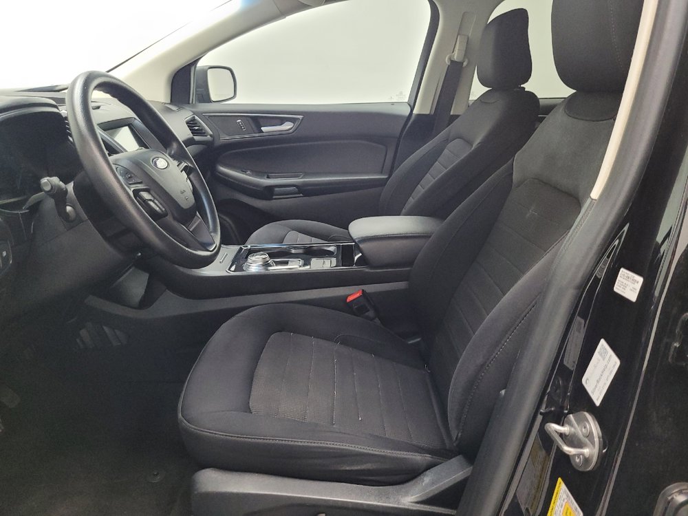 Used 2020 Ford Edge SE image 17