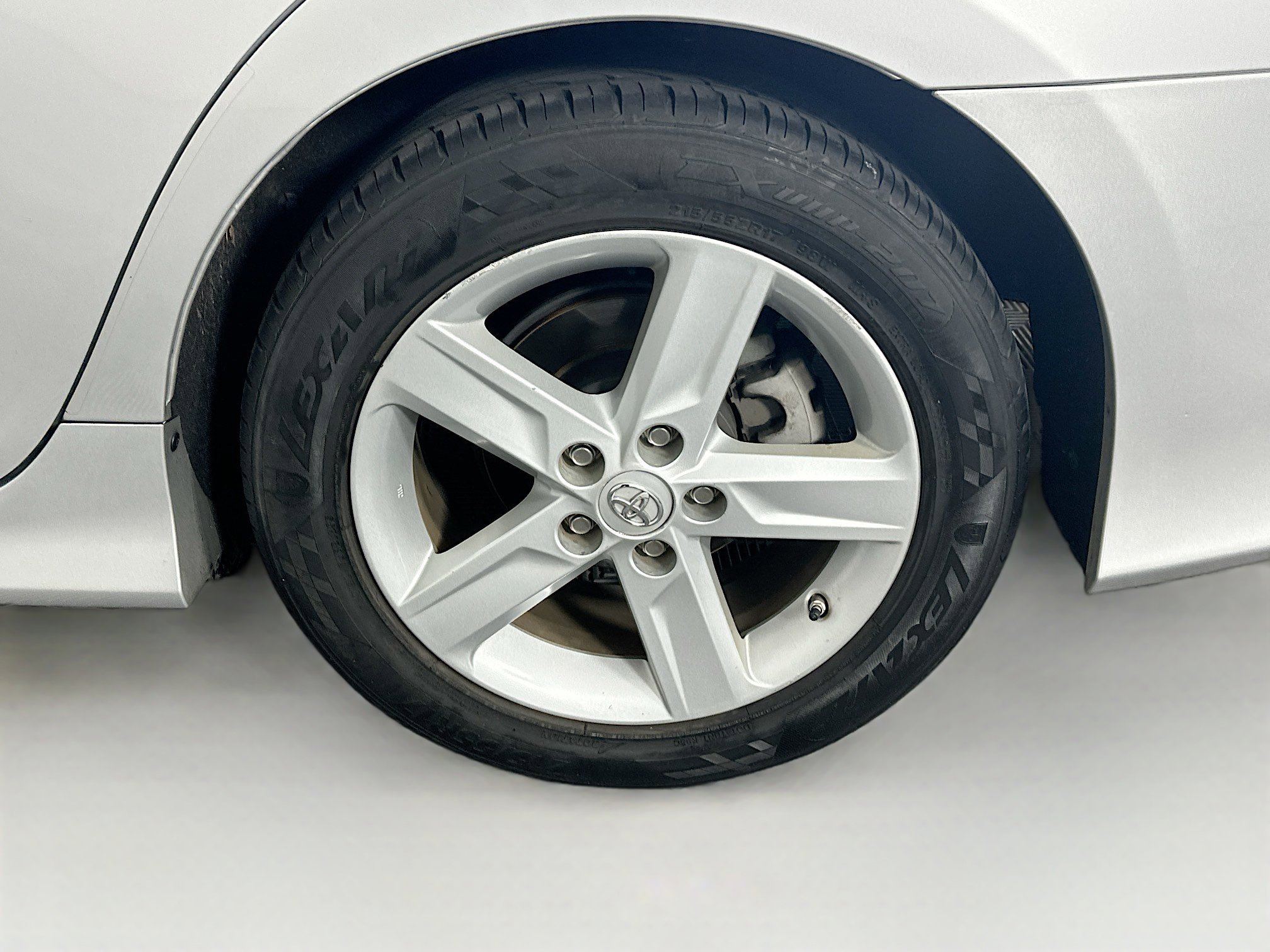 Used 2014 Toyota Camry SE image 11