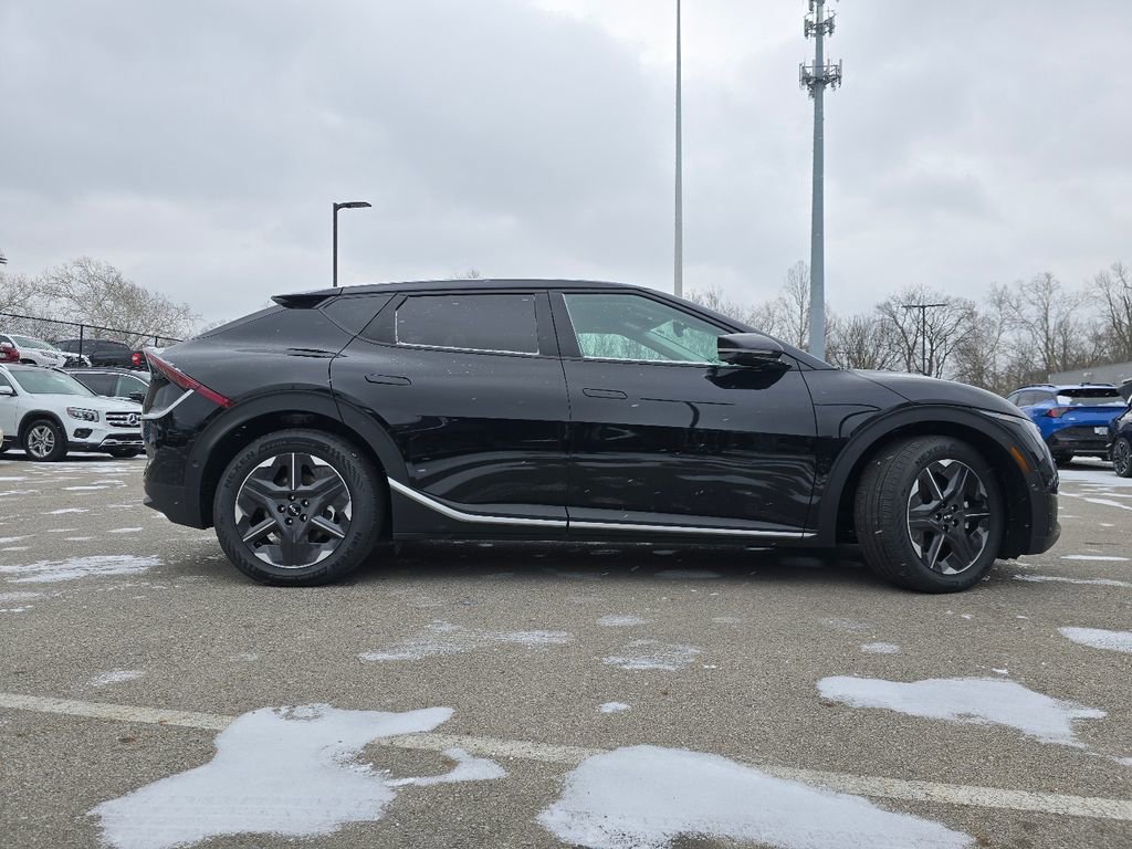 New 2025 Kia EV6 Light w/ Light LR Technology Package image 16