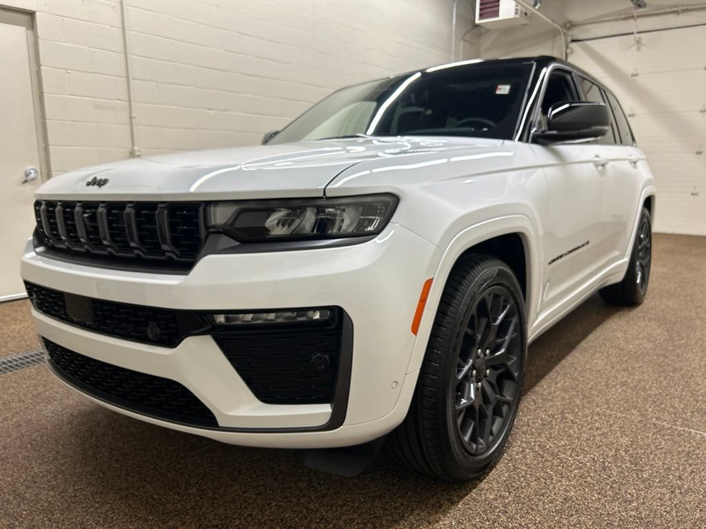 New 2026 Jeep Grand Cherokee Summit w/ Obsidian Package AWD/4WD image 5