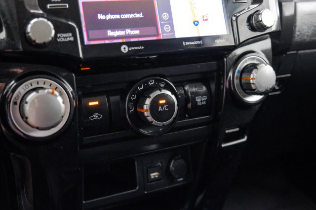 Used 2020 Toyota 4Runner TRD Off-Road AWD/4WD image 28
