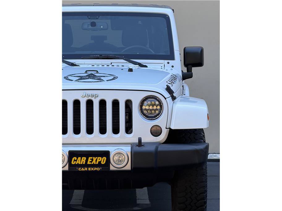 Used 2015 Jeep Wrangler Unlimited Sahara w/ Connectivity Group AWD/4WD image 30
