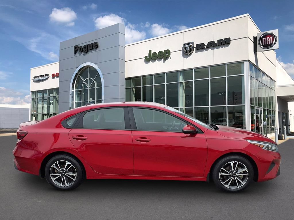 Used 2024 Kia Forte LXS w/ LXS Technology Package FWD image 2