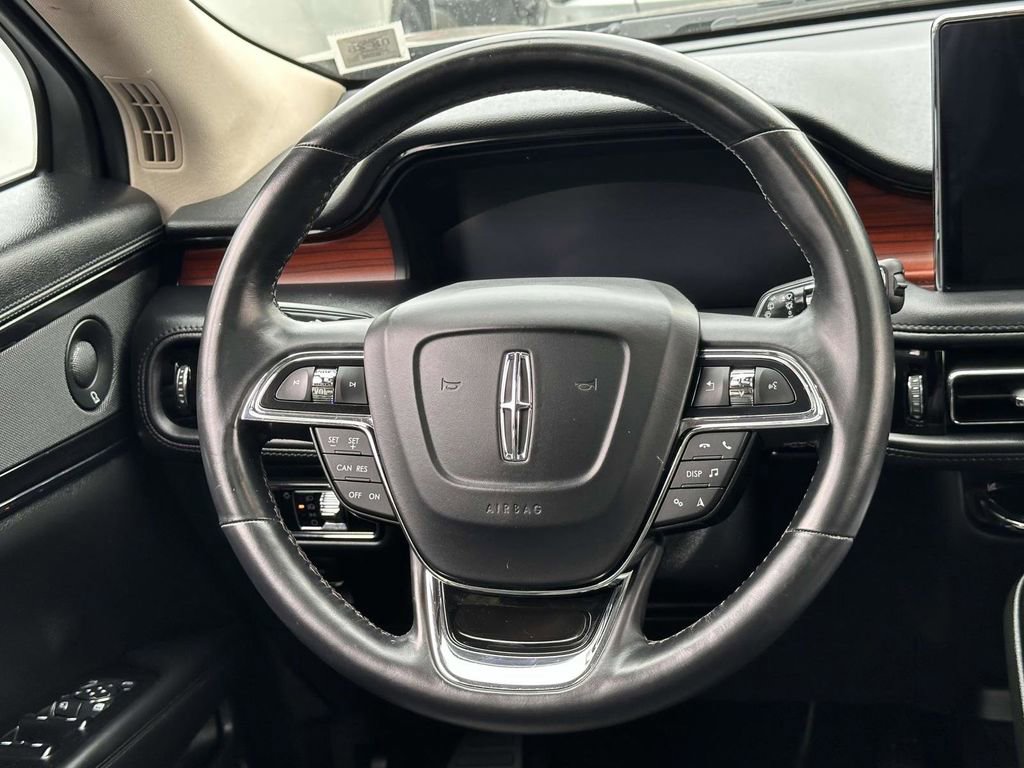 Used 2023 Lincoln Nautilus Reserve w/ Luxury Package image 16