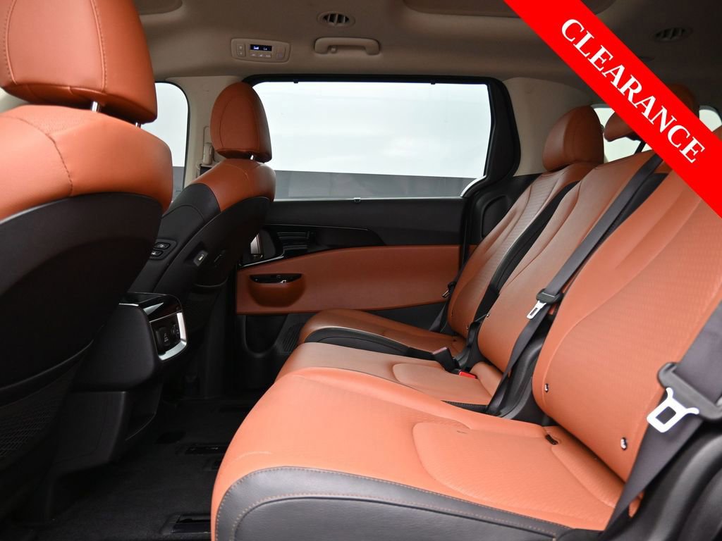 Used 2023 Kia Carnival SX Prestige image 14