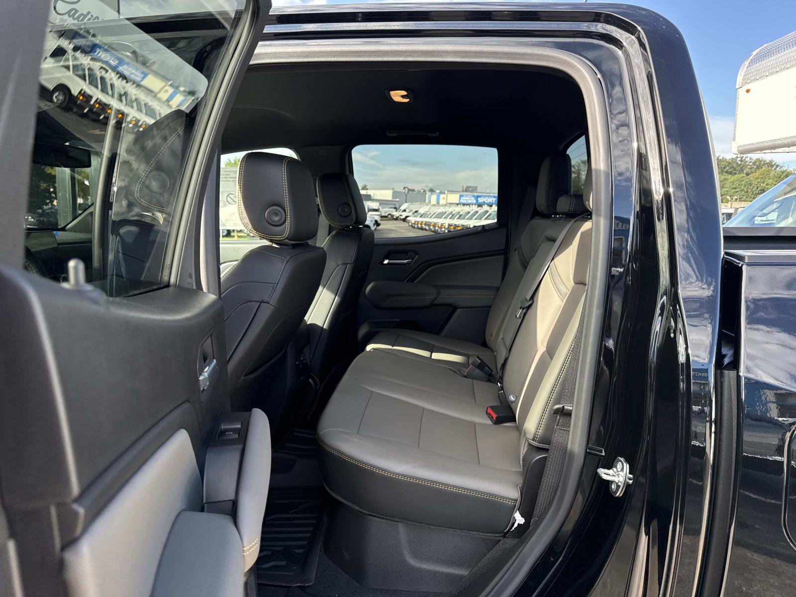 New 2026 Chevrolet Colorado ZR2 w/ Technology Package image 17