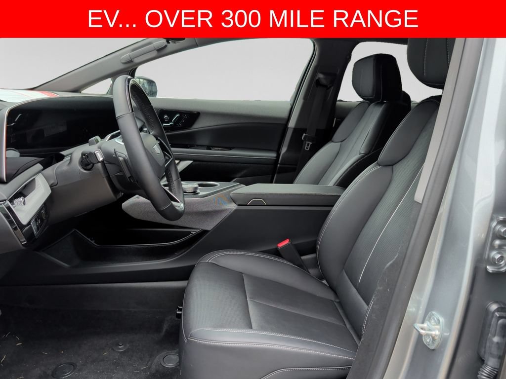 Used 2025 Cadillac Optiq Sport 2 w/ LPO, Floor Liner Package AWD/4WD image 16