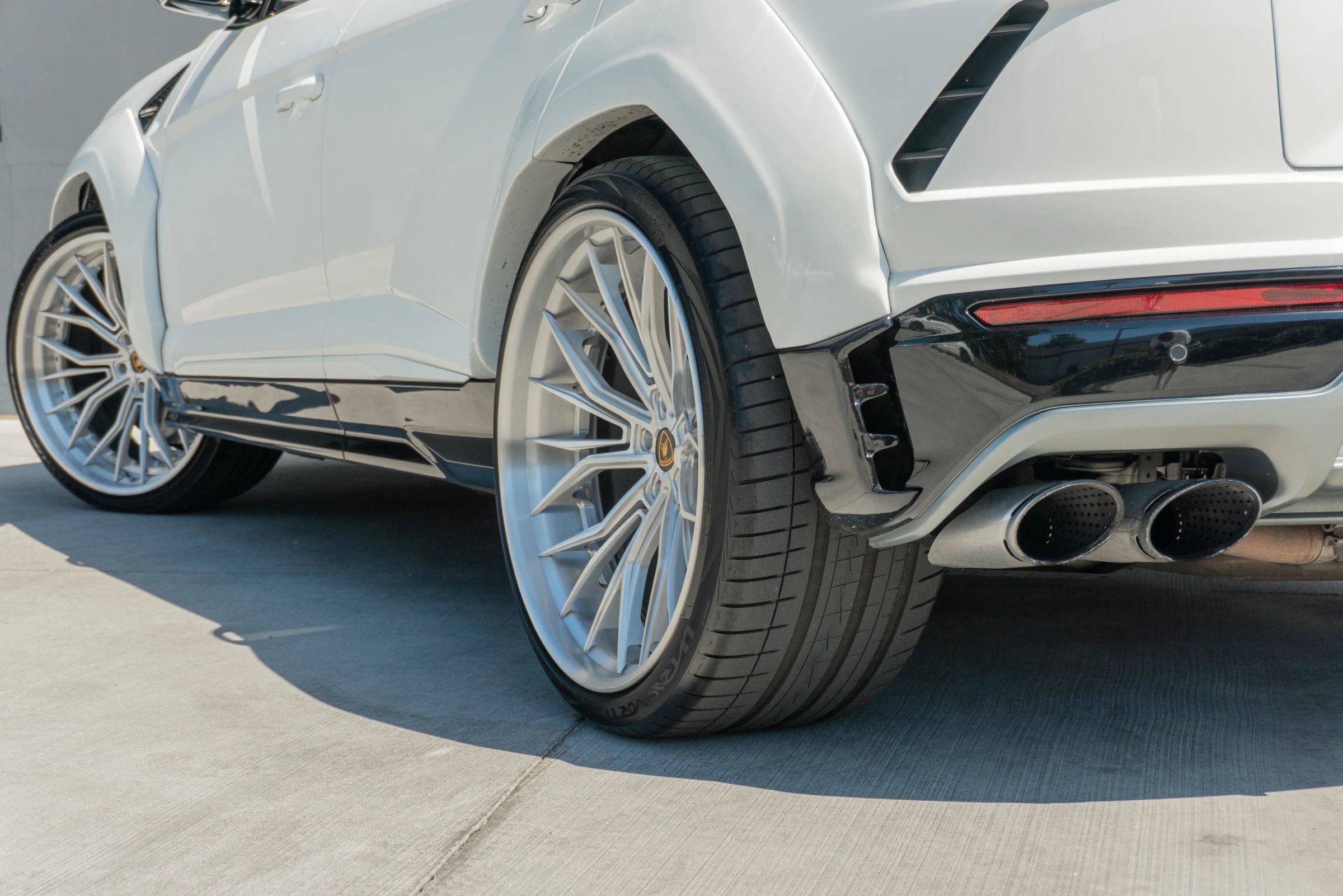 Used 2019 Lamborghini Urus AWD/4WD image 44