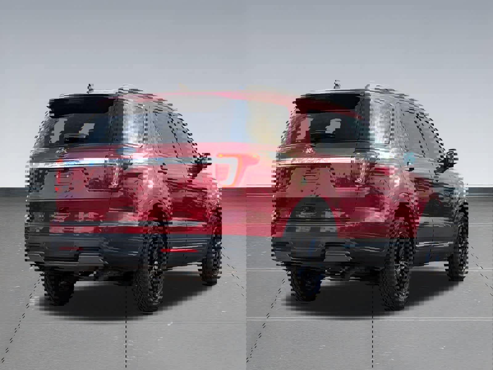 Used 2019 Ford Explorer XLT image 6