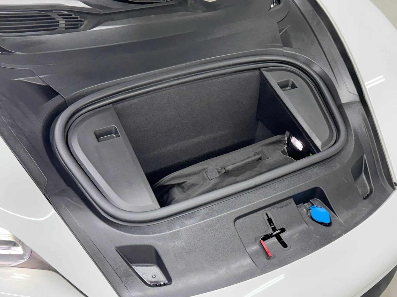 Used 2021 Porsche Taycan RWD image 50