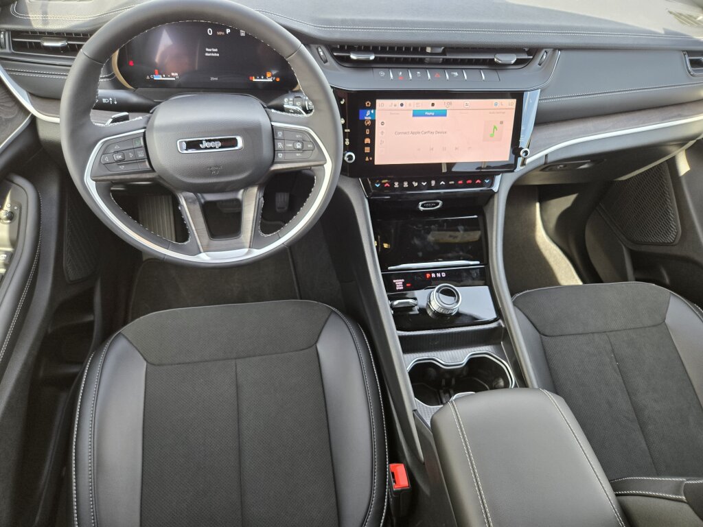 New 2027 Jeep Grand Cherokee Altitude AWD/4WD image 10
