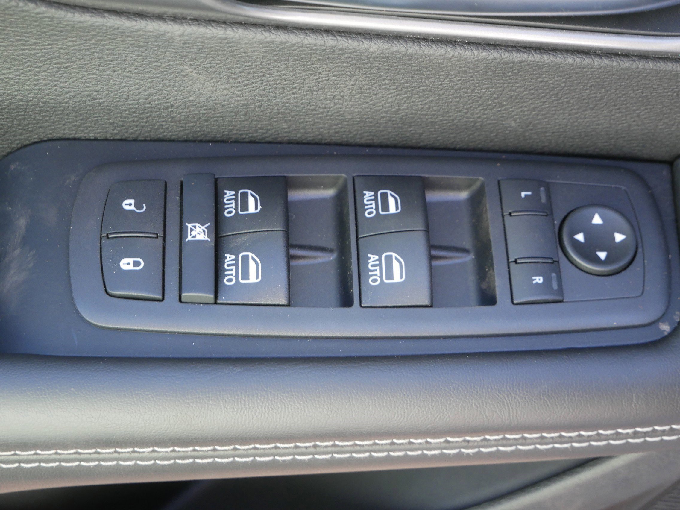 New 2026 Chrysler Pacifica Select FWD image 13