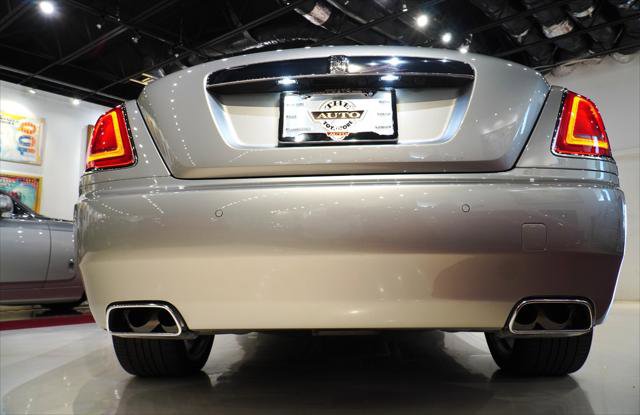 Used 2016 Rolls-Royce Wraith RWD image 15