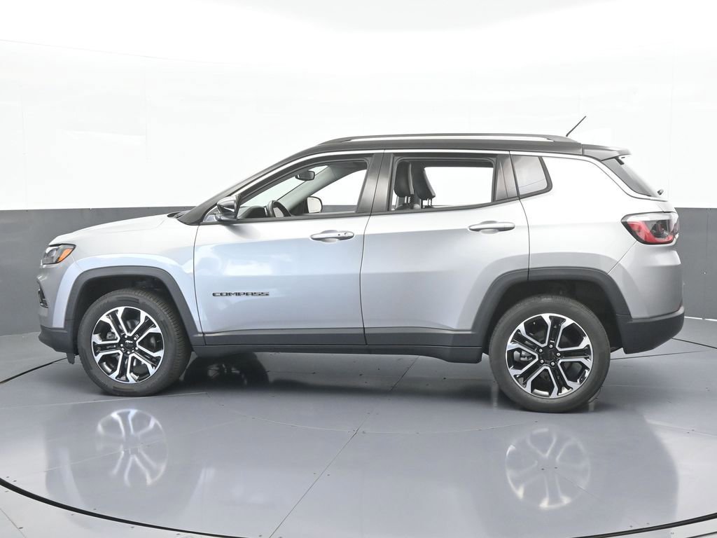 Used 2022 Jeep Compass Limited w/ Sun and Sound Group image 3
