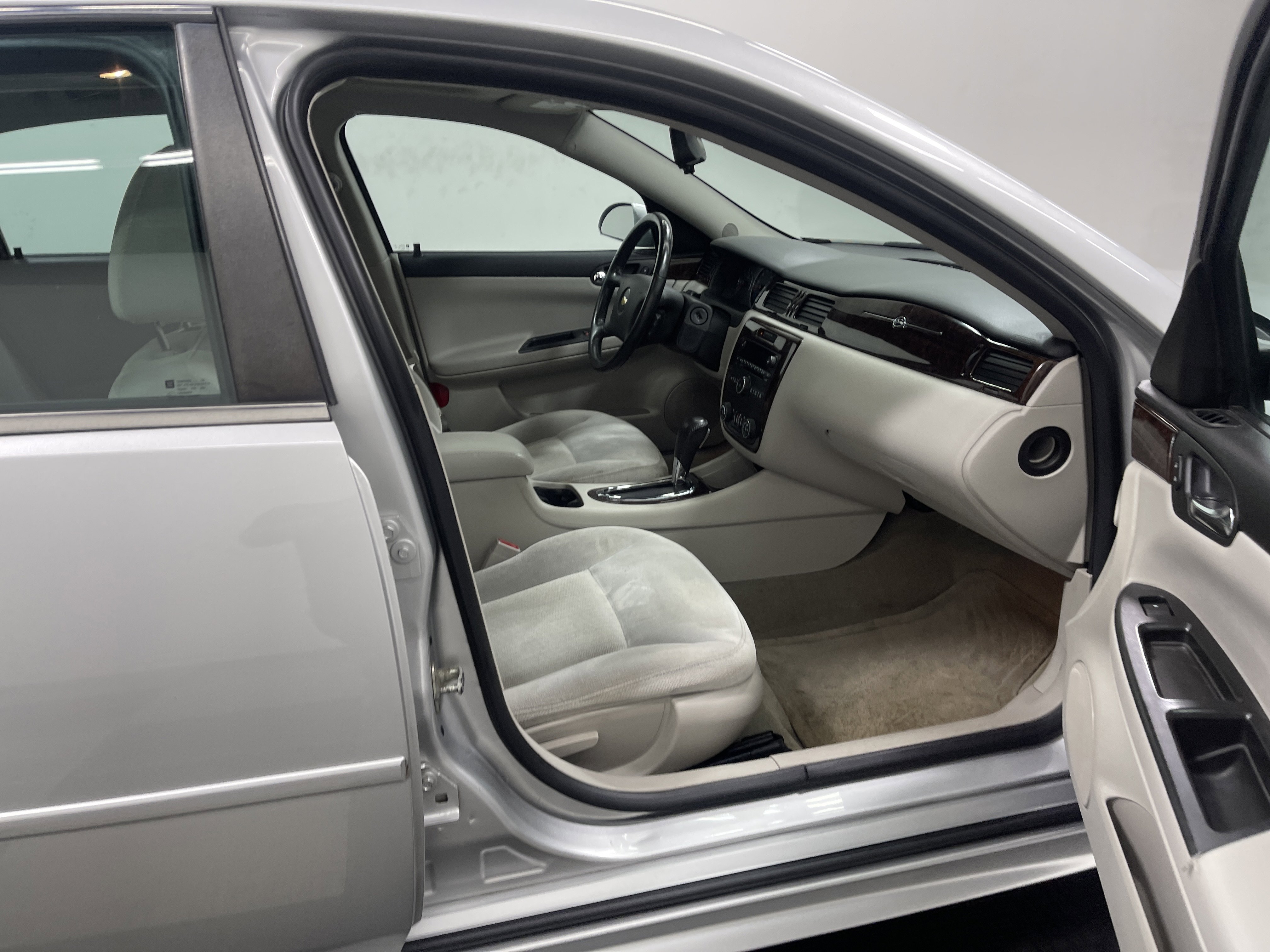 Used 2013 Chevrolet Impala LT w/ LT Sunroof Package FWD image 25