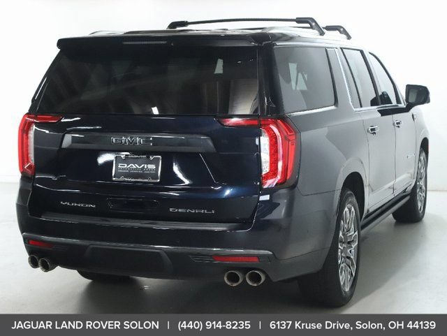 Used 2023 GMC Yukon XL Denali Ultimate AWD/4WD image 9
