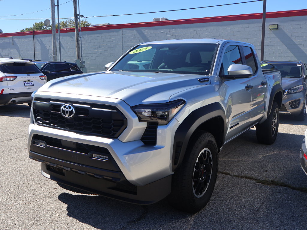 Used 2025 Toyota Tacoma TRD Off-Road AWD/4WD image 14