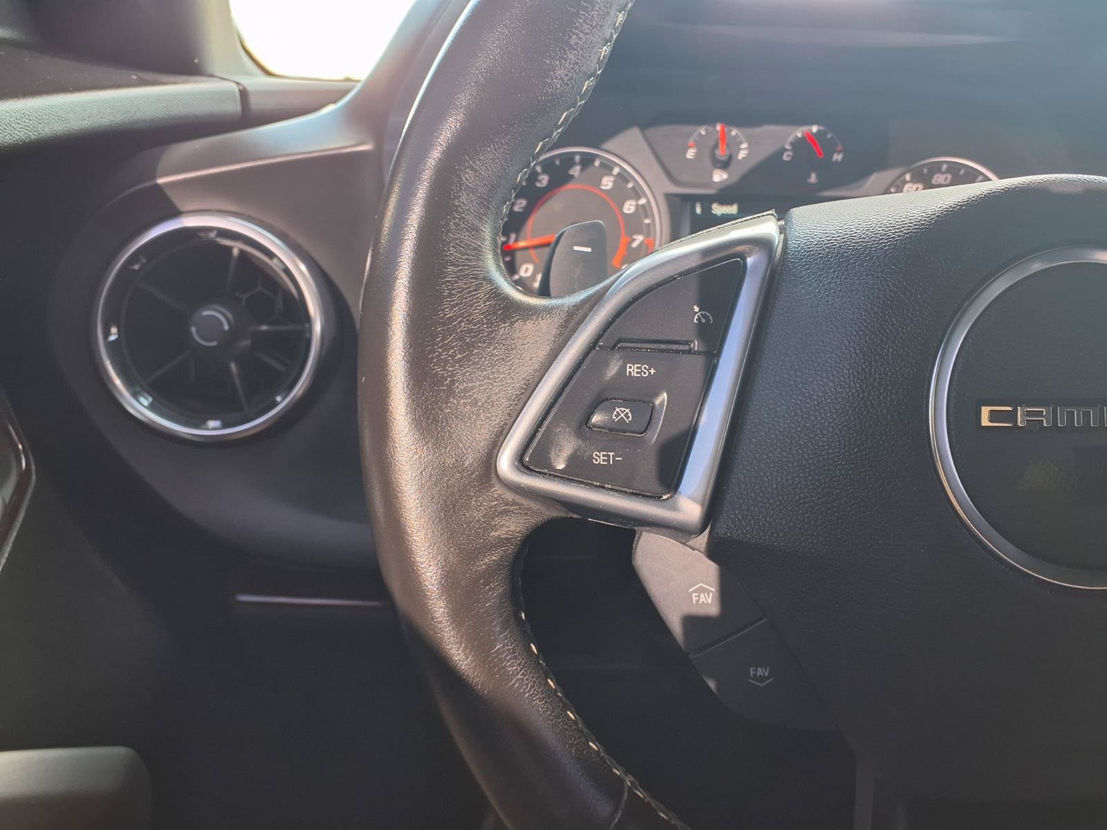 Used 2018 Chevrolet Camaro LT RWD image 17