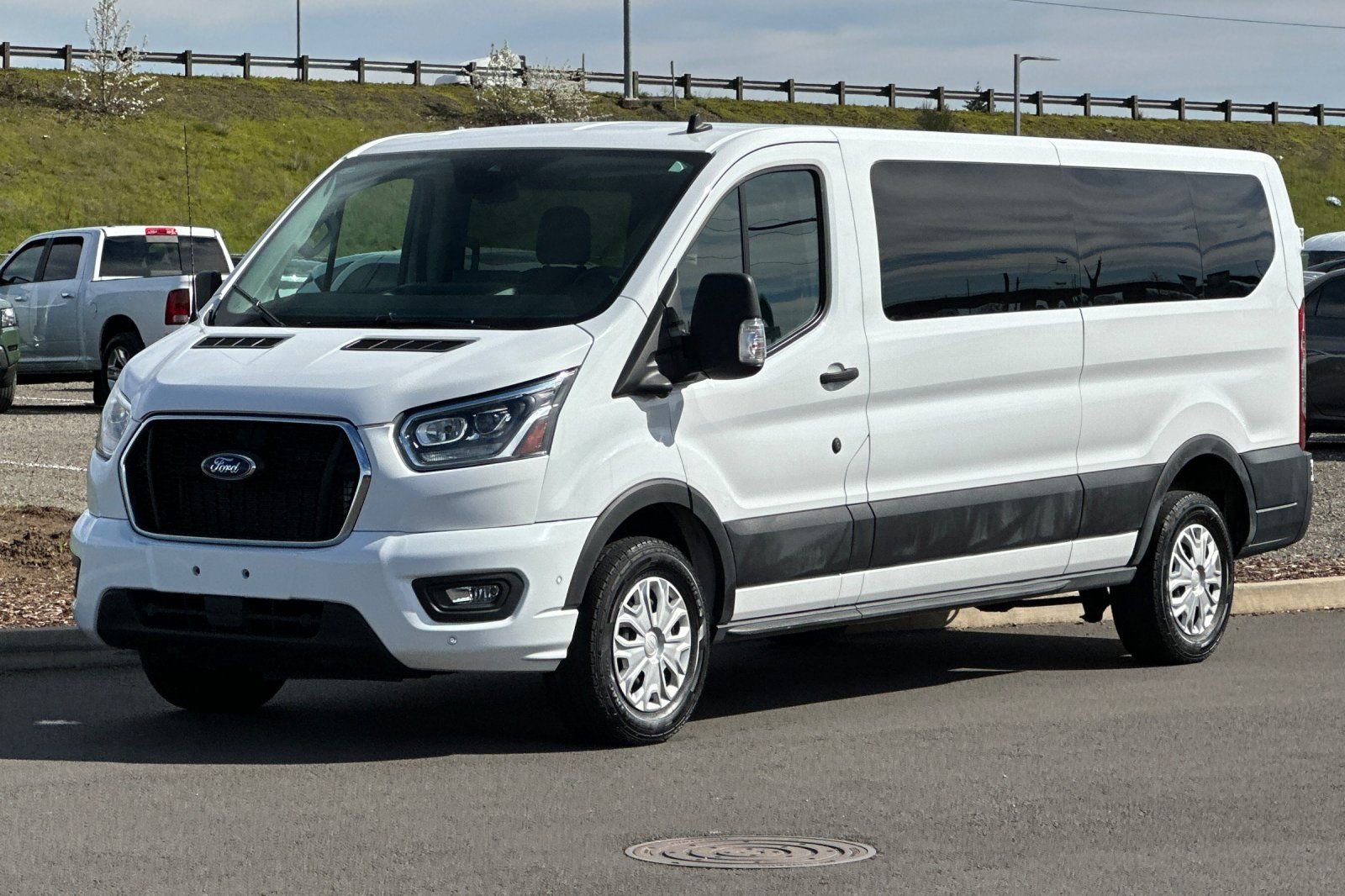 Used 2023 Ford Transit 350 XLT image 7