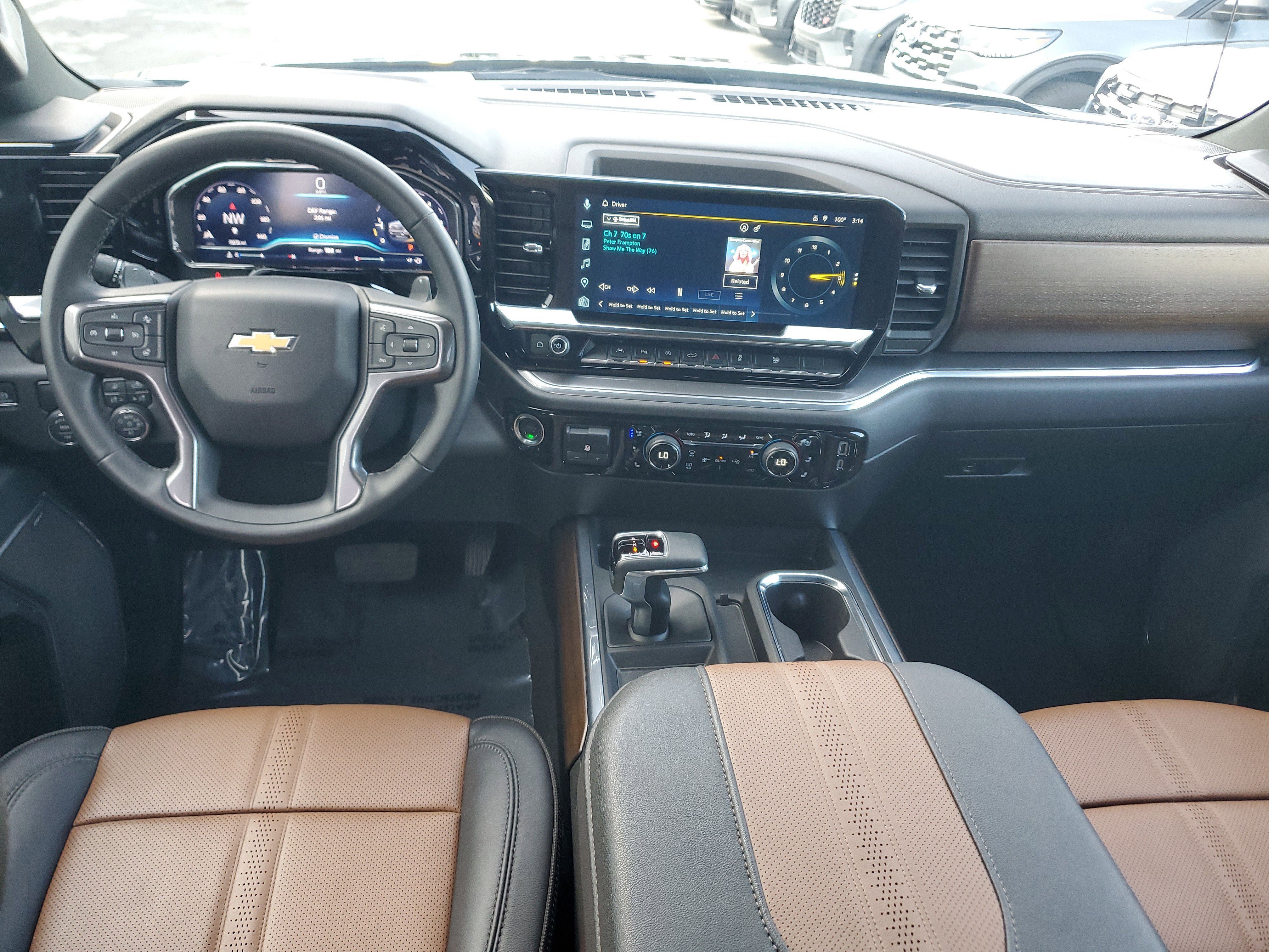 Used 2025 Chevrolet Silverado 1500 High Country image 14