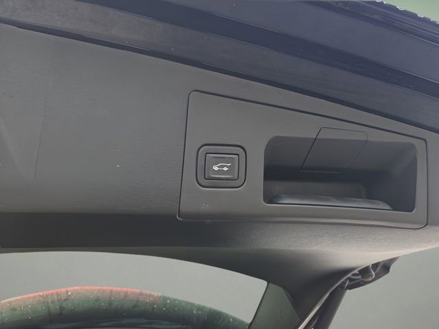 Used 2022 Cadillac XT5 Premium Luxury w/ Technology Package image 28