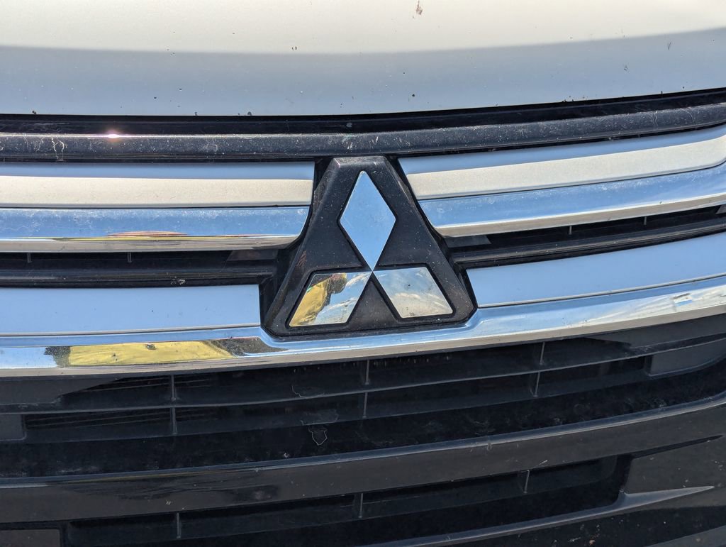Used 2016 Mitsubishi Outlander GT AWD/4WD image 11