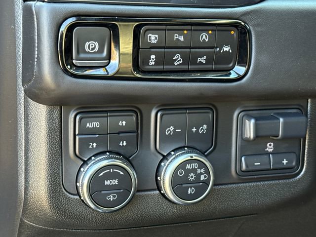 Used 2025 GMC Yukon AT4 Ultimate image 25