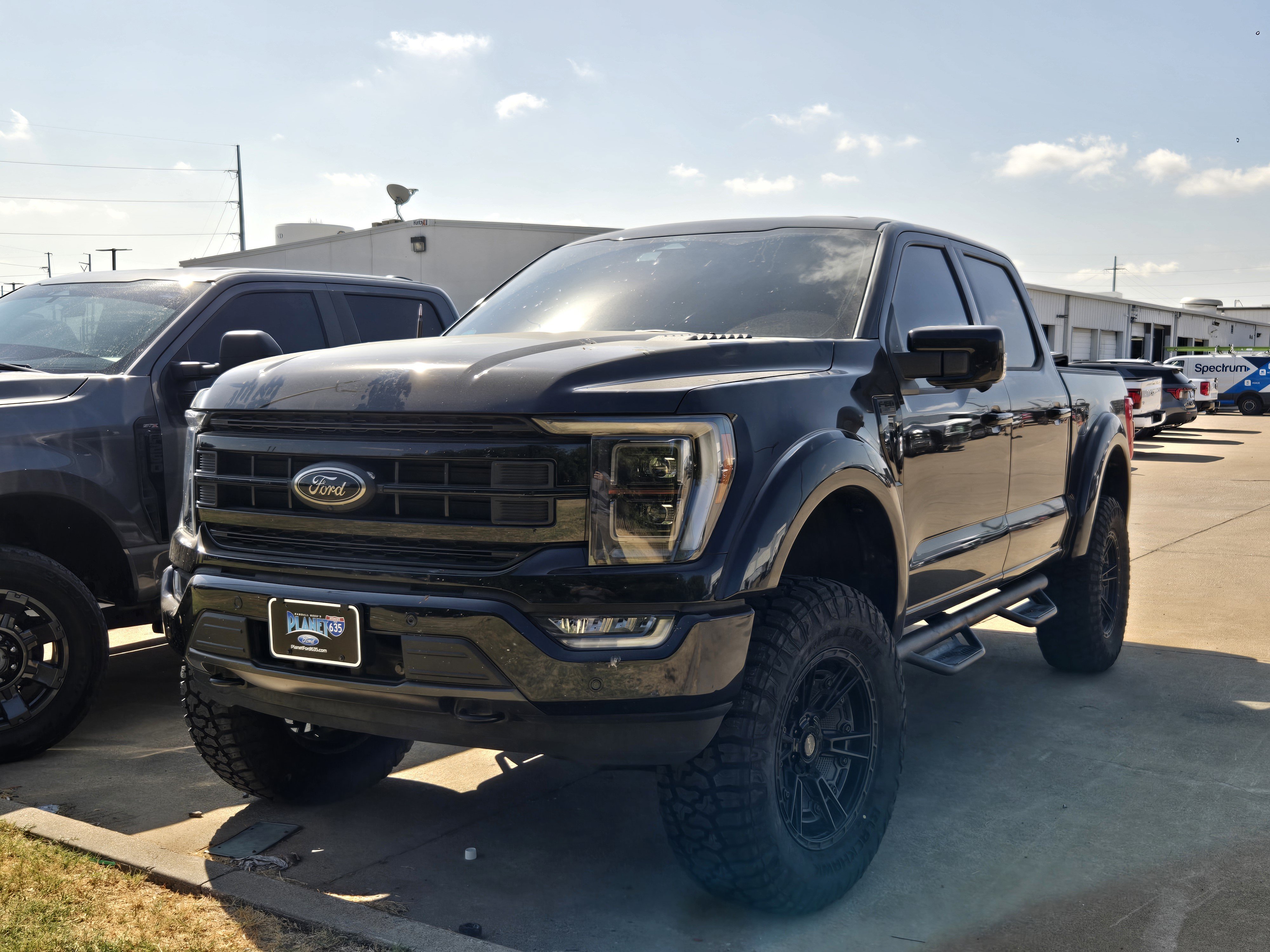 Used 2022 Ford F150 Lariat w/ Equipment Group 502A High AWD/4WD image 3