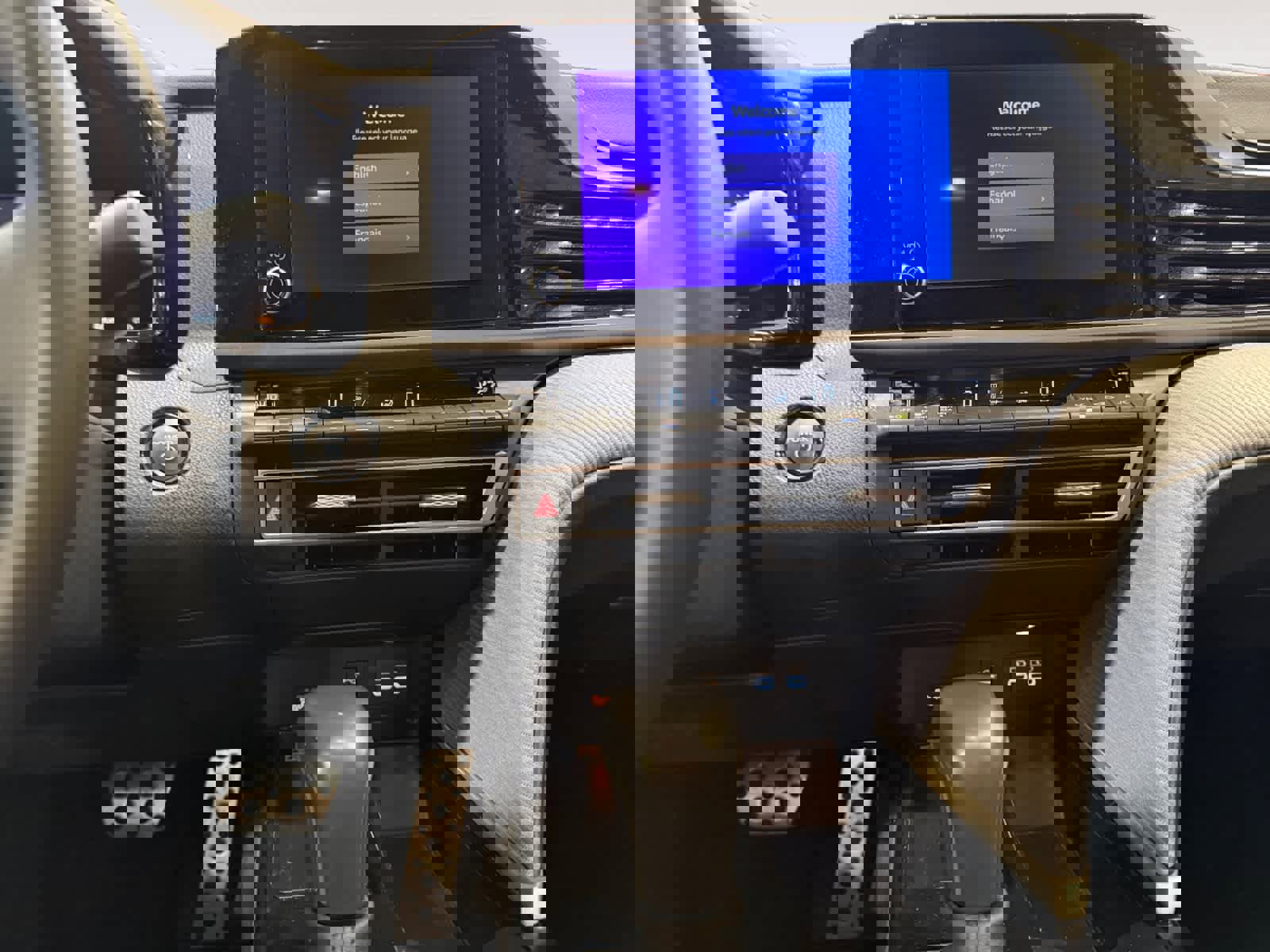 Used 2025 Toyota Camry SE image 12