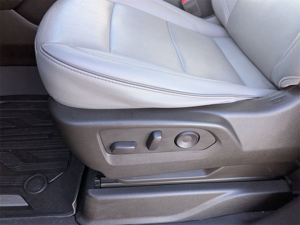 Certified 2024 GMC Yukon XL SLT w/ SLT Luxury Package image 13