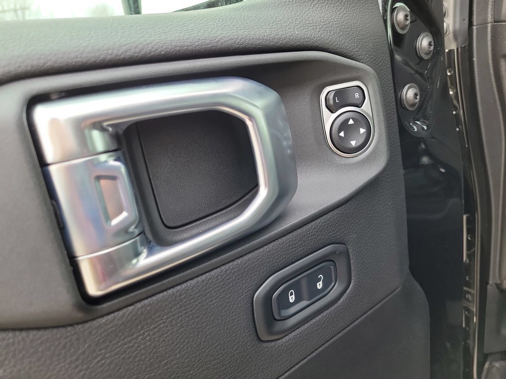 New 2026 Jeep Gladiator Sport AWD/4WD image 18