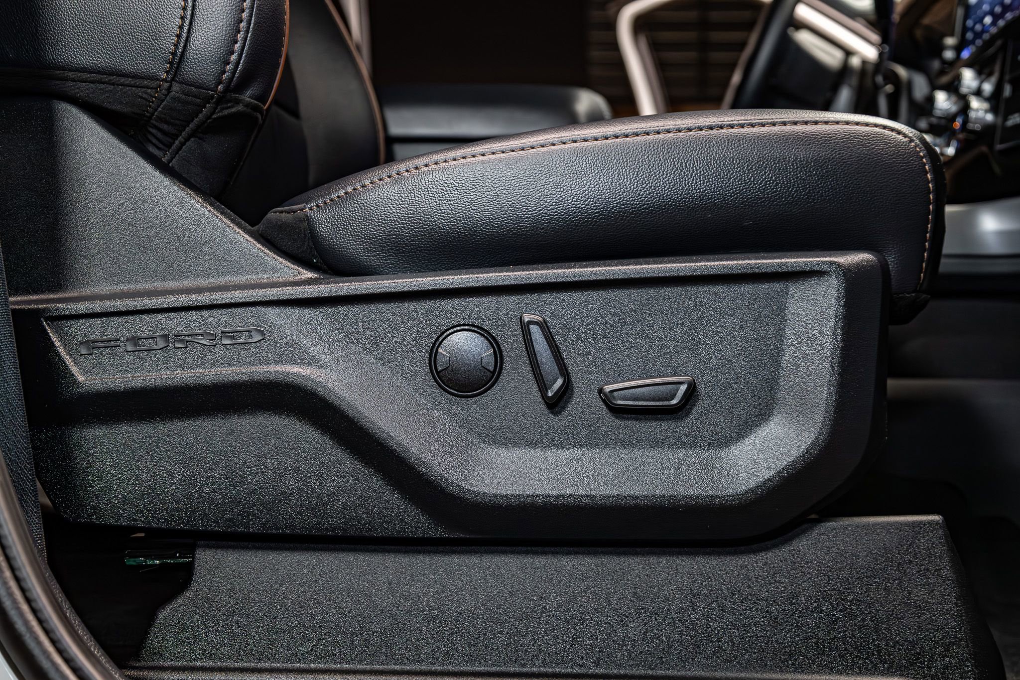 Used 2026 Ford F250 Lariat AWD/4WD image 28