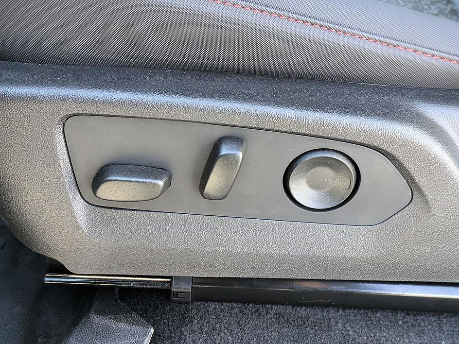 Used 2025 Chevrolet Colorado Z71 image 15