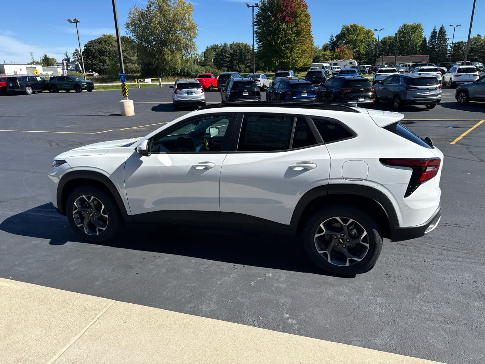 New 2026 Chevrolet Trax LT w/ Driver Confidence Package FWD image 8