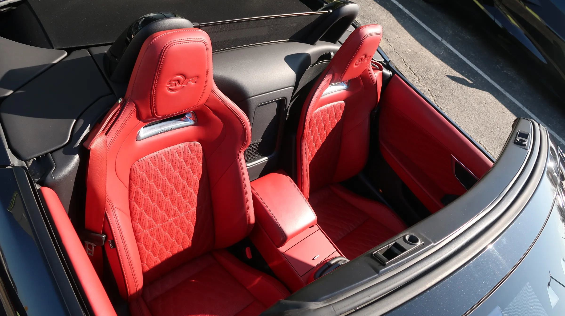 Used 2020 Jaguar F-TYPE SVR image 25