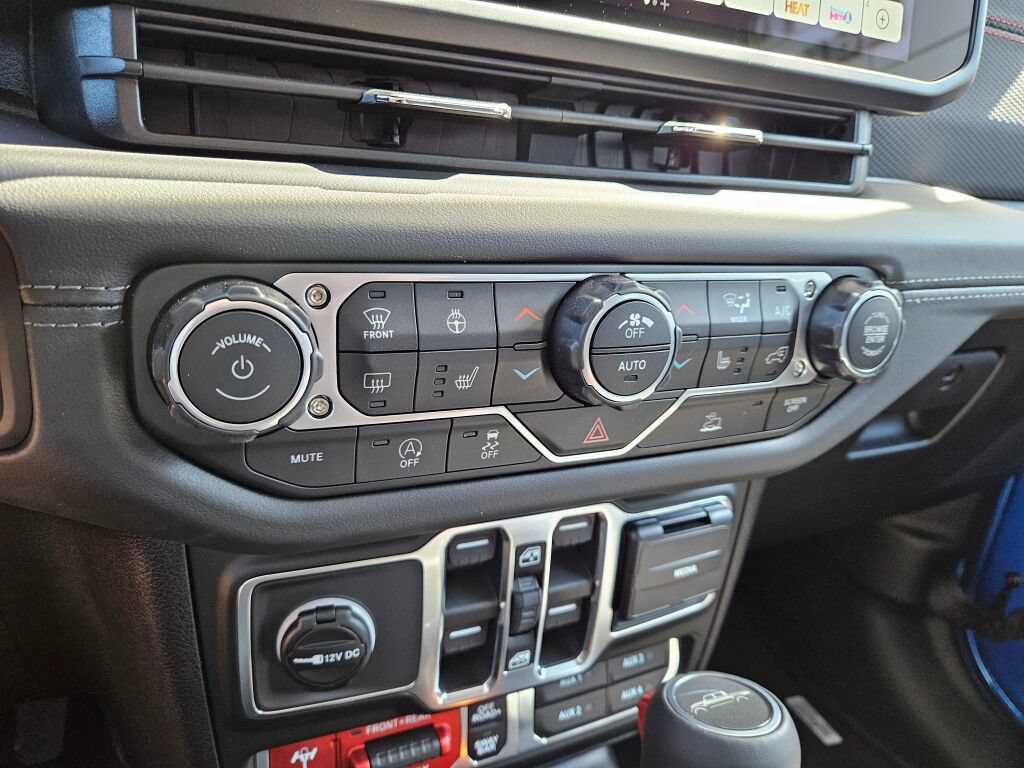 New 2026 Jeep Gladiator Rubicon w/ Whitecap Package AWD/4WD image 22