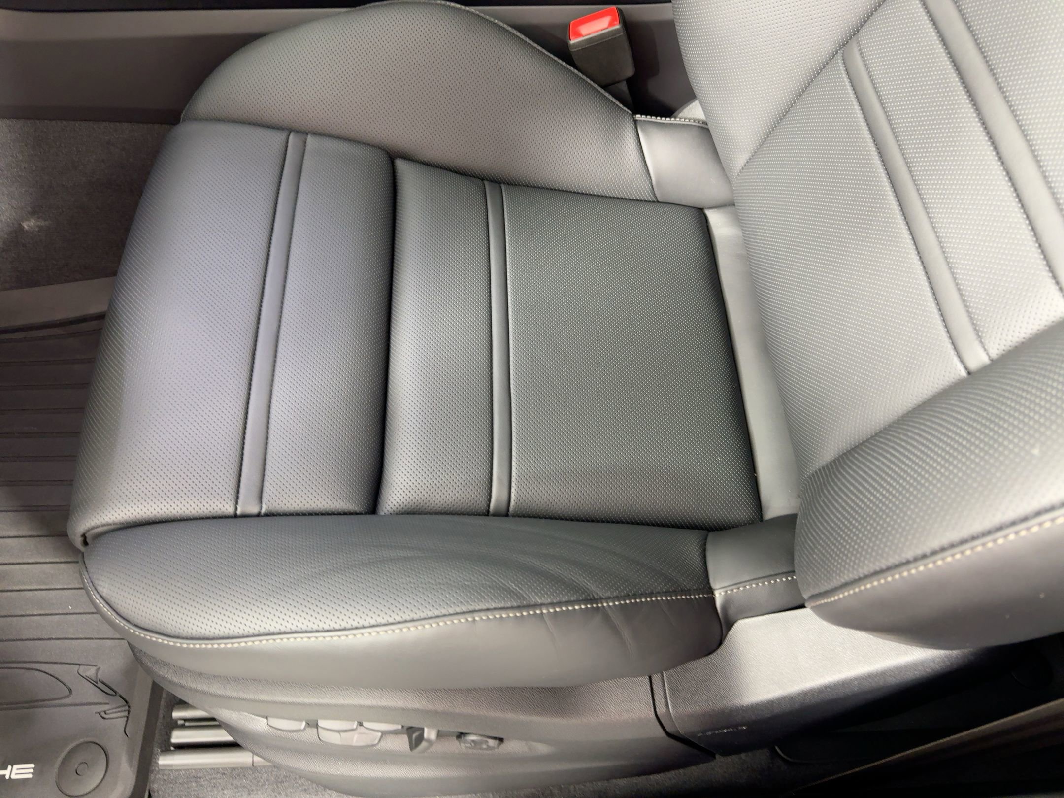 New 2026 Porsche Cayenne Turbo image 14