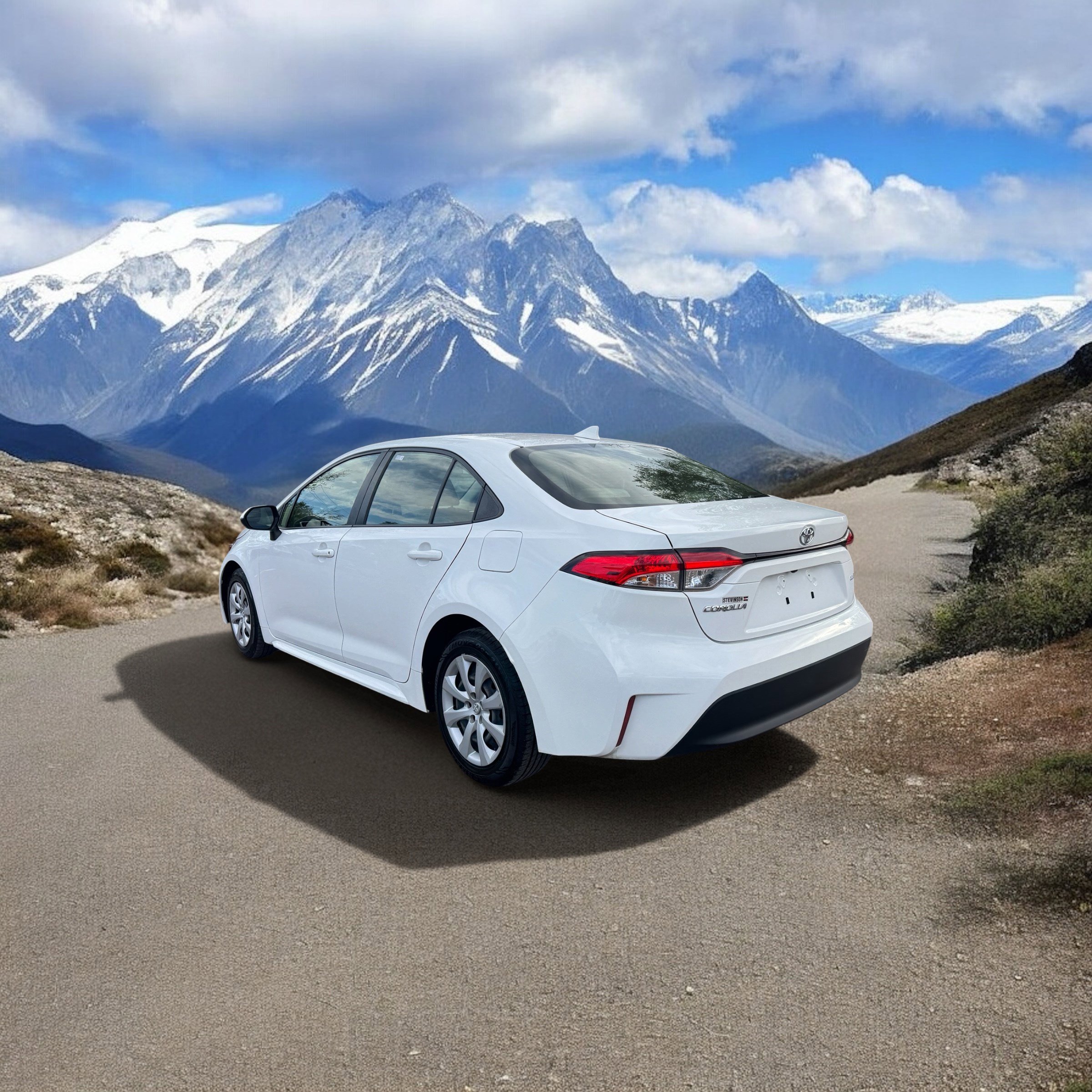 Used 2023 Toyota Corolla LE FWD image 3