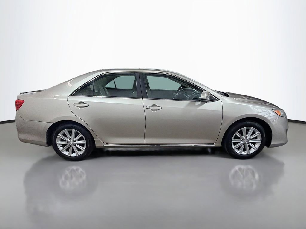 Used 2014 Toyota Camry XLE FWD image 11