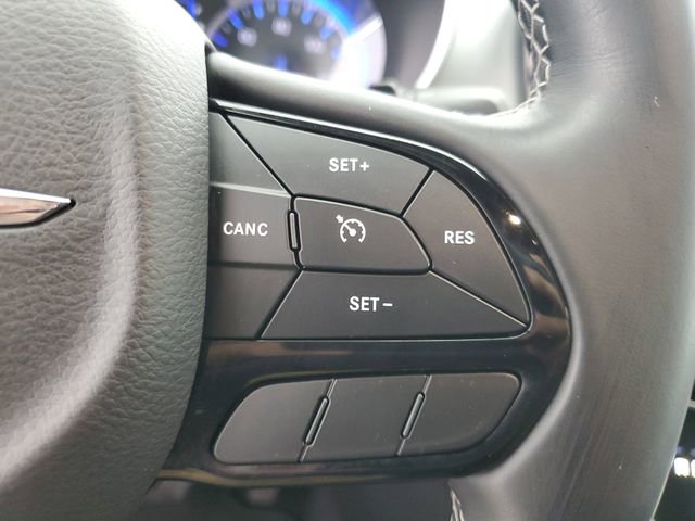 Used 2018 Chrysler Pacifica Touring Plus w/ S Appearance Package image 23