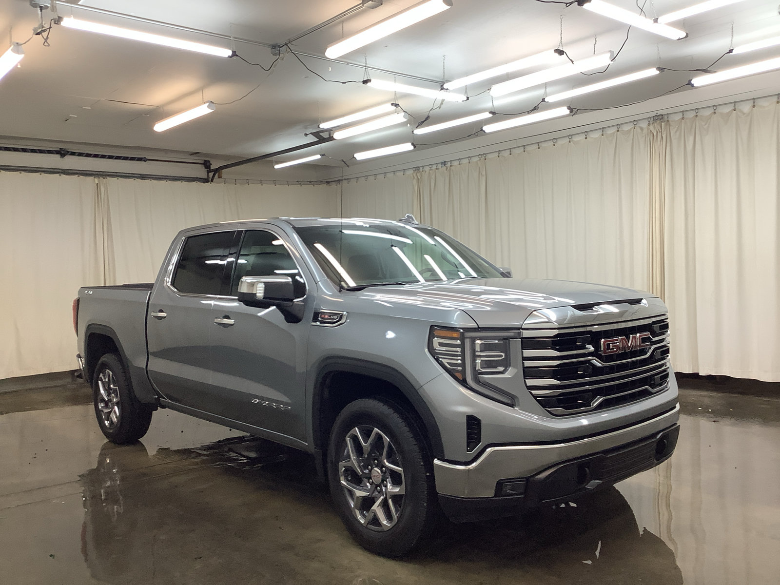 New 2026 GMC Sierra 1500 SLT w/ SLT Convenience Package AWD/4WD image 3