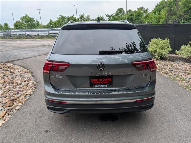 Used 2023 Volkswagen Tiguan SE w/ Panoramic Sunroof Package AWD/4WD image 4
