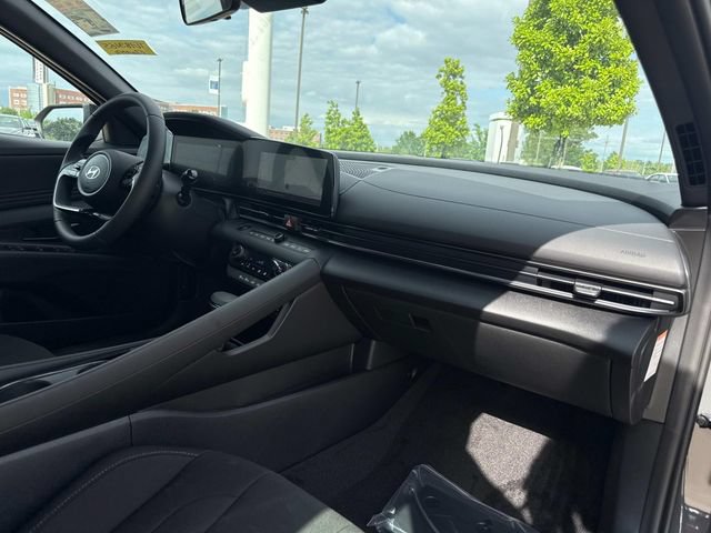 New 2026 Hyundai Elantra SEL FWD image 16