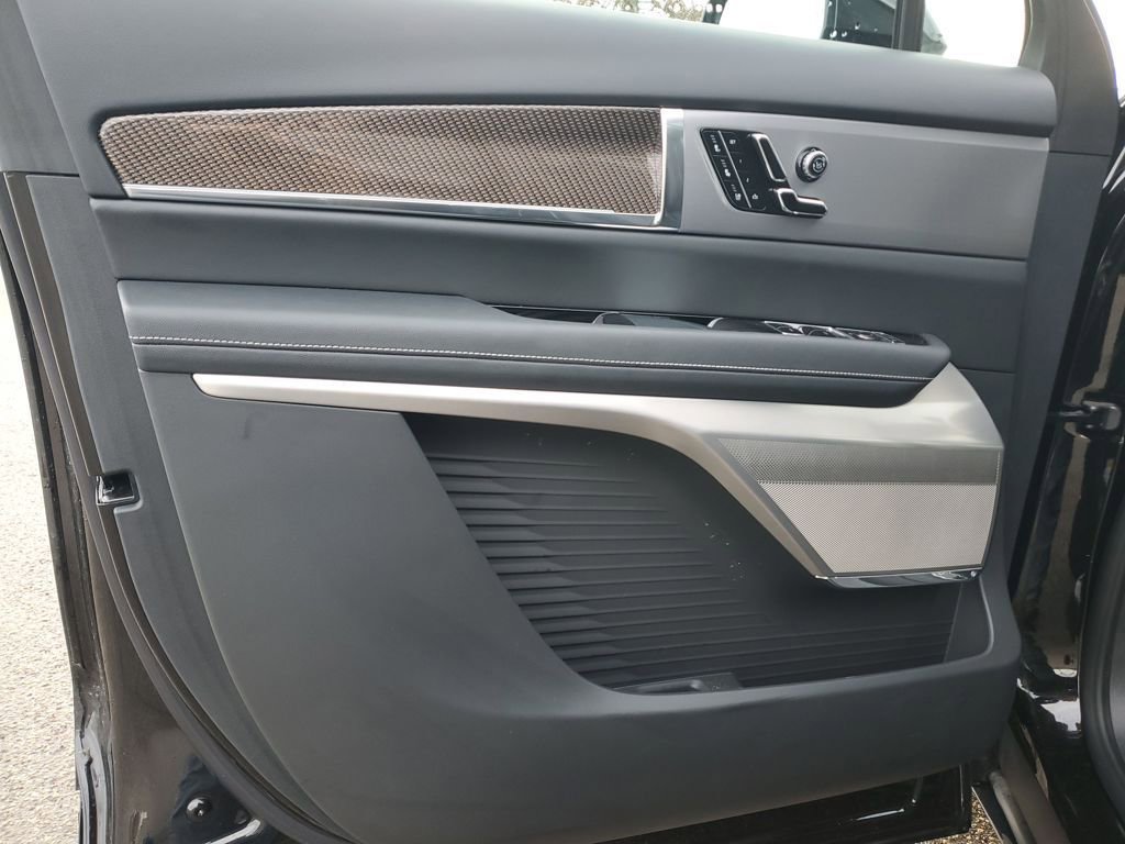 New 2026 Cadillac Vistiq Luxury image 22