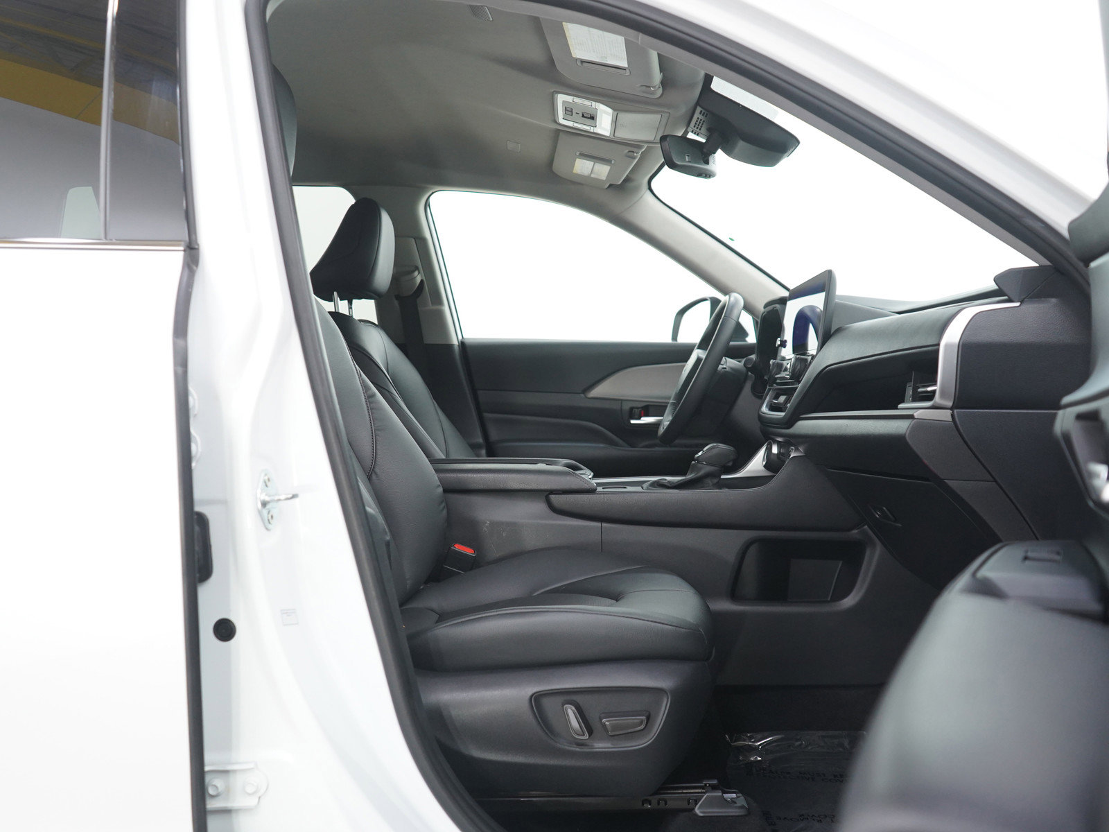 Used 2024 Toyota Grand Highlander XLE image 11