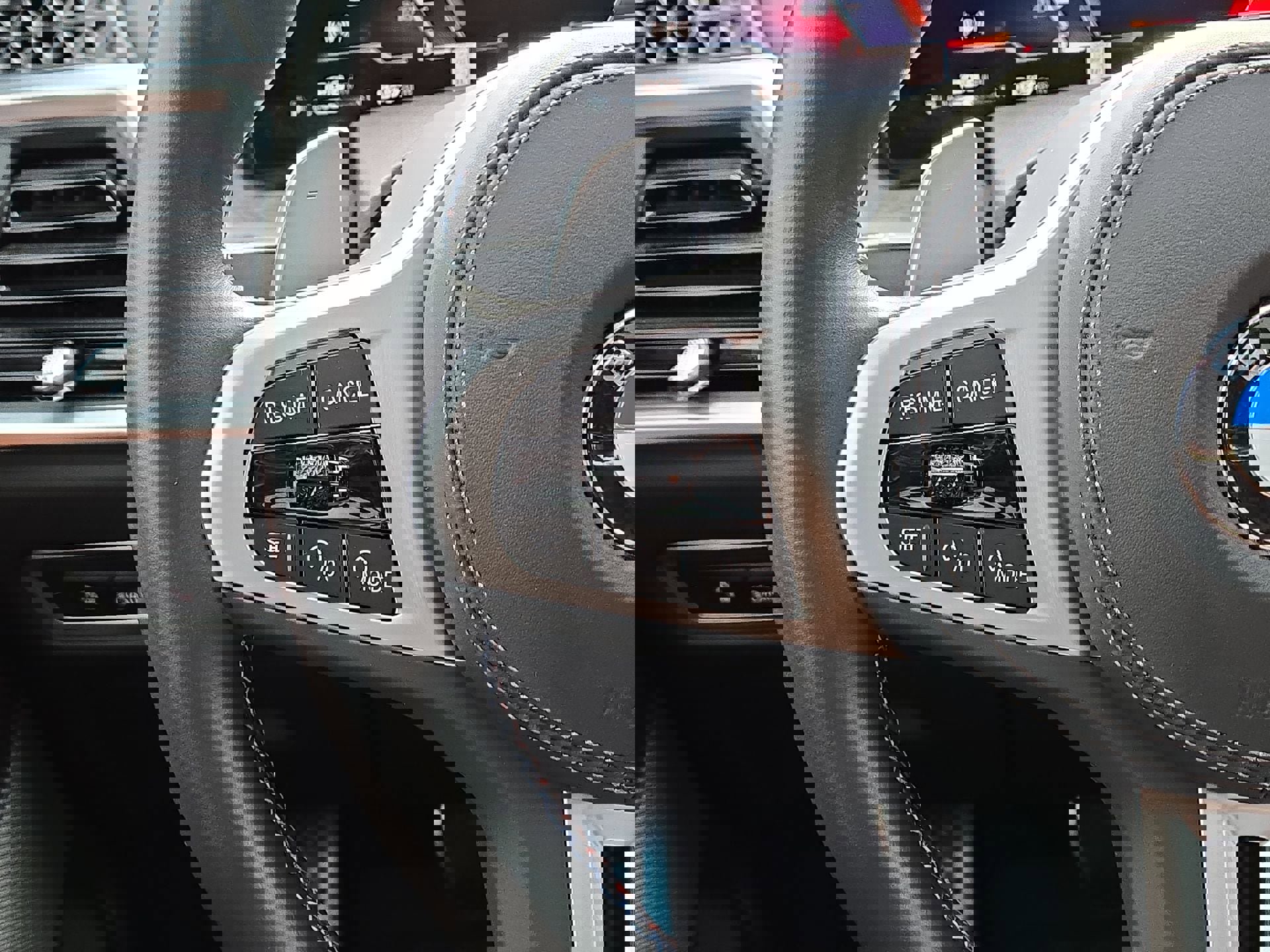 Used 2025 BMW X7 M60i image 21