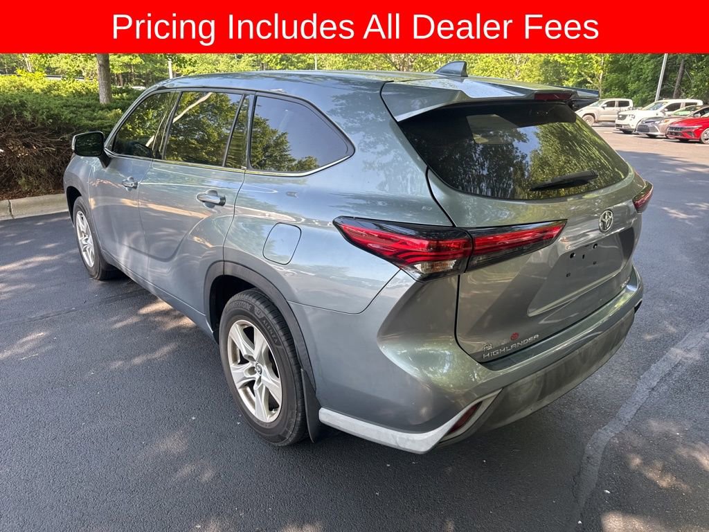 Used 2021 Toyota Highlander LE AWD/4WD image 12