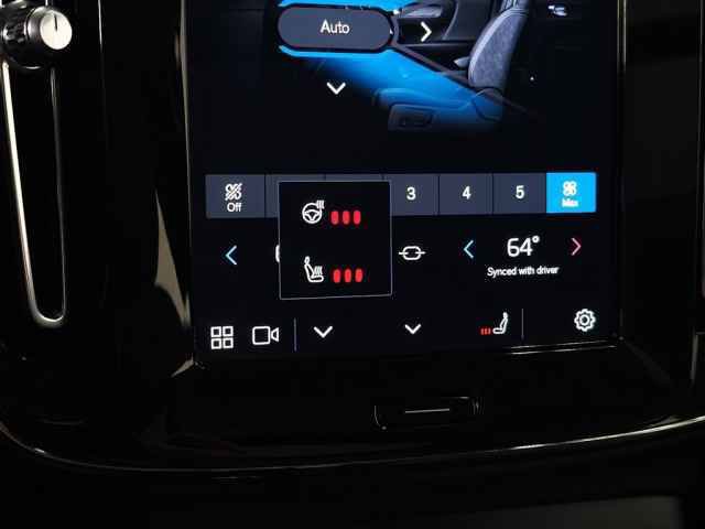 Certified 2024 Volvo XC40 B5 Plus w/ Climate Package AWD/4WD image 30